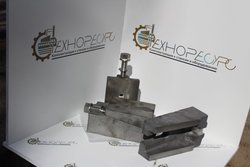 Клиновые опоры 110, 130, 140